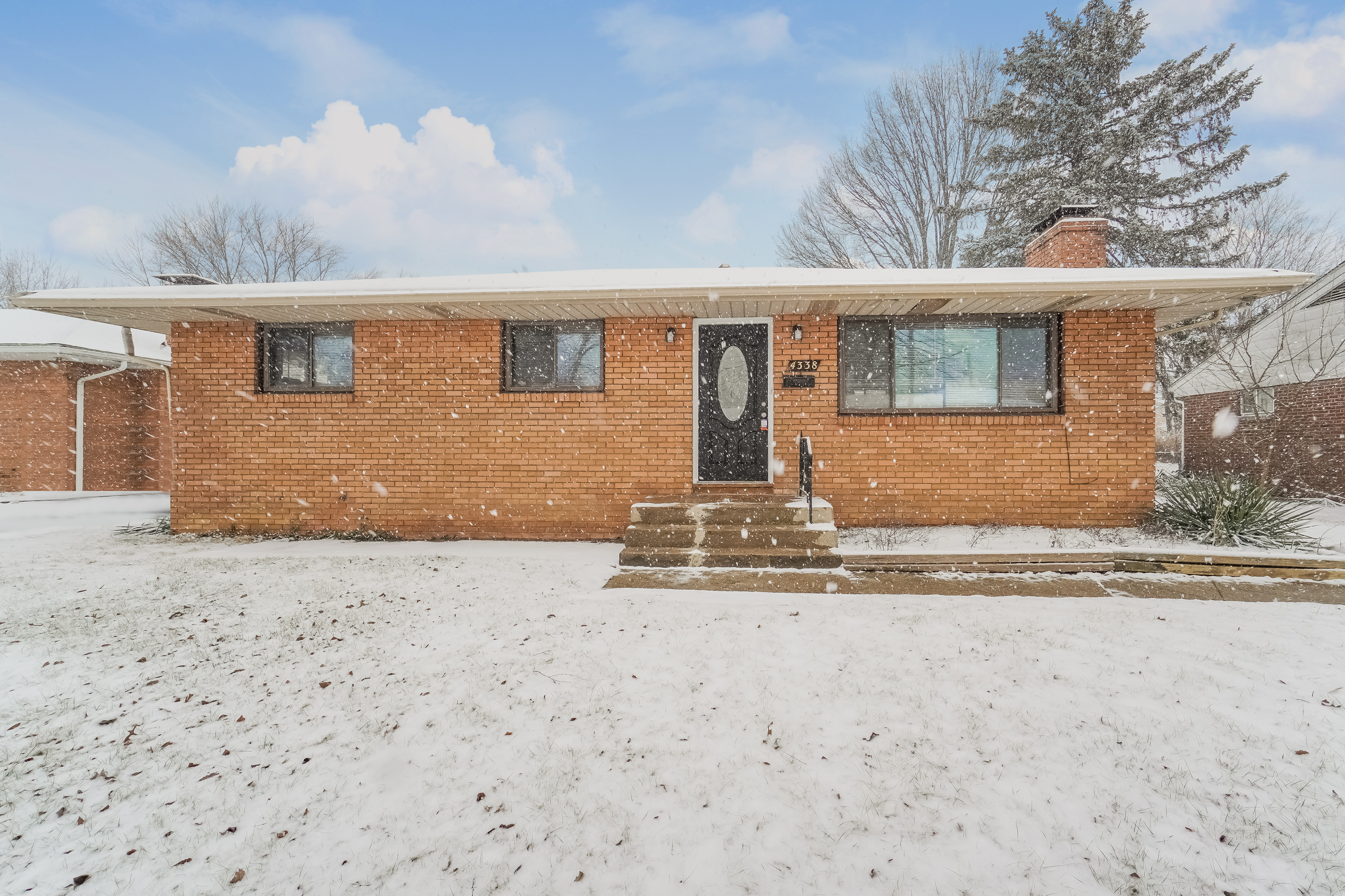 4338 Colby ave columbus, OH 43227